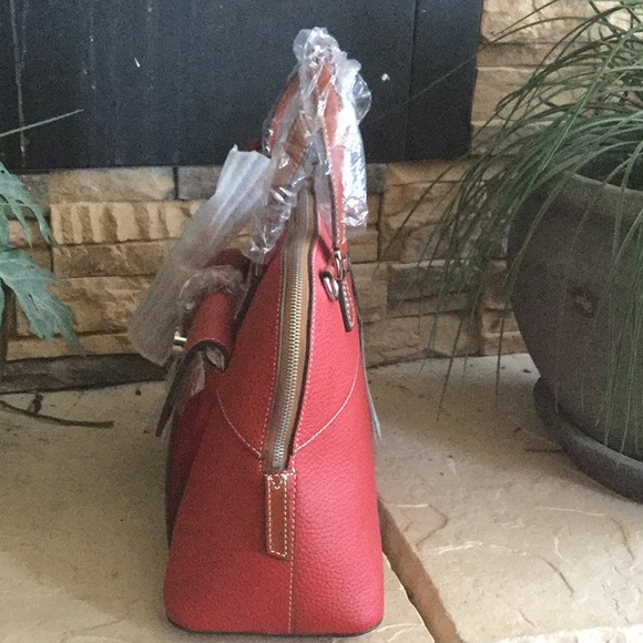 ❤️❤️SOLD❤️❤️NWT Dooney & Bourke Zip Satchel - Picture 3 of 8